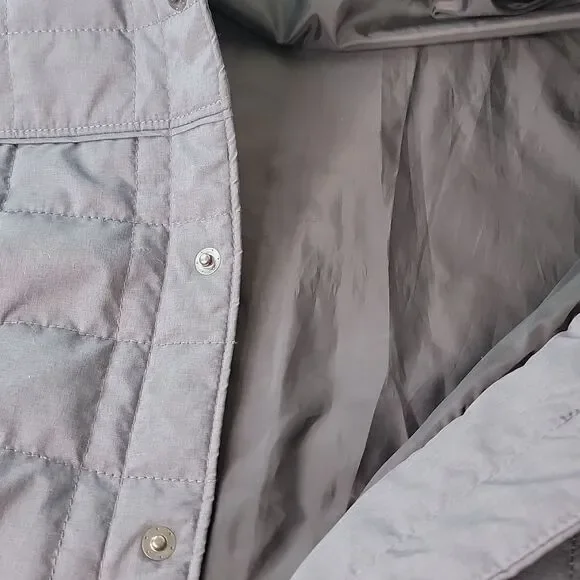 Eddie Bauer. Men's Charcoal Quilted Shirt Jacket. Size 2XL - Picture 6 of 7